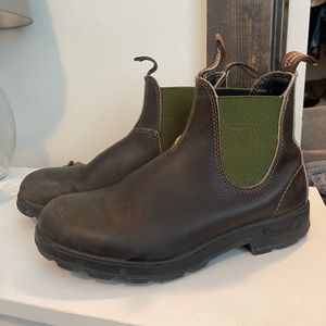 Blundstones women size 9
